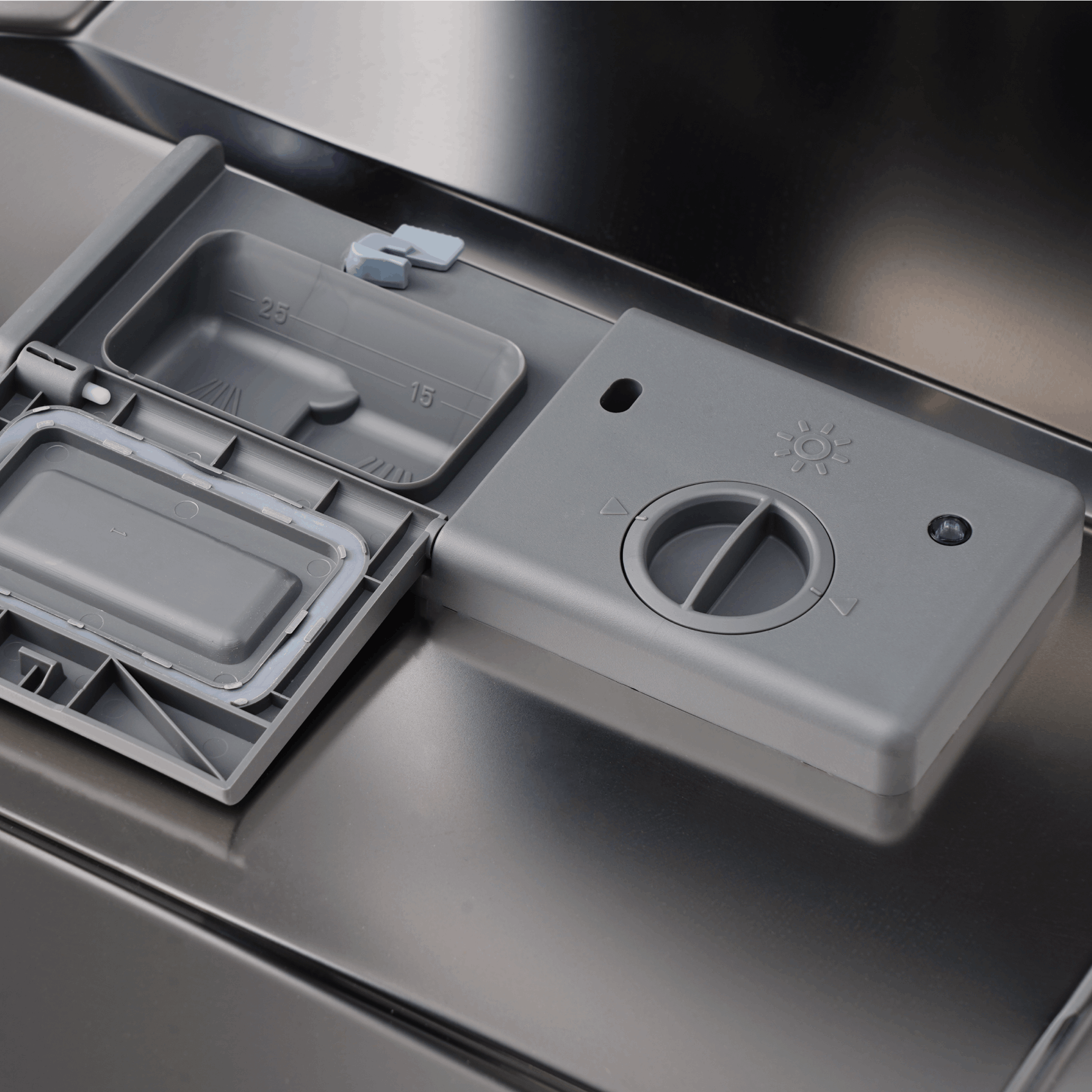 Отдельностоящая посудомоечная машина Indesit DFS 1C269