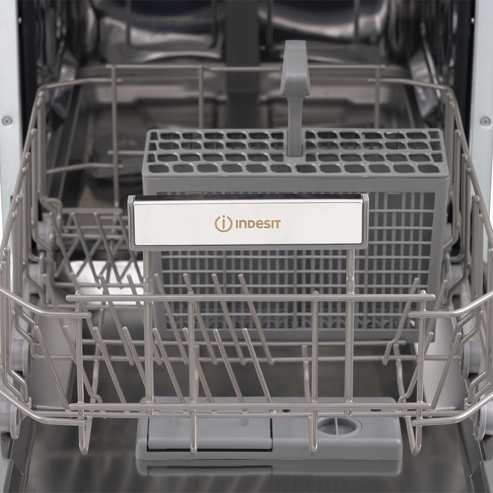 Встраиваемая посудомоечная машина Indesit DIS 1C29 D