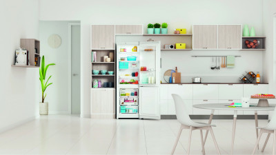Холодильник с нижней морозильной камерой Indesit ITR 4180 W