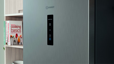 Холодильник с нижней морозильной камерой Indesit ITS 5180 X рис.3