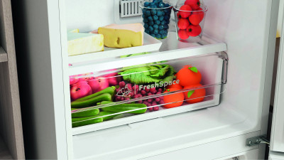 Холодильник с нижней морозильной камерой Indesit ITR 4180 W