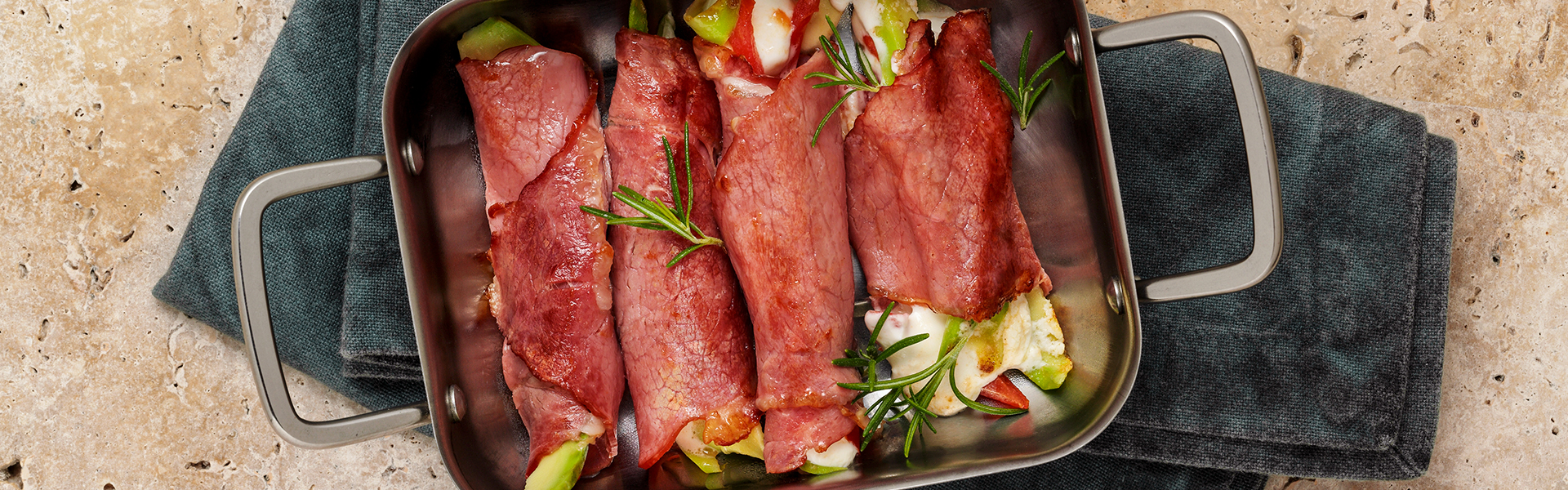 Рулетики с беконом