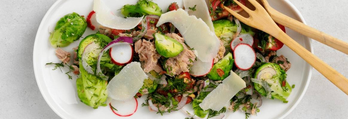 Рецепт салата с тунцом и брюссельской капустой
